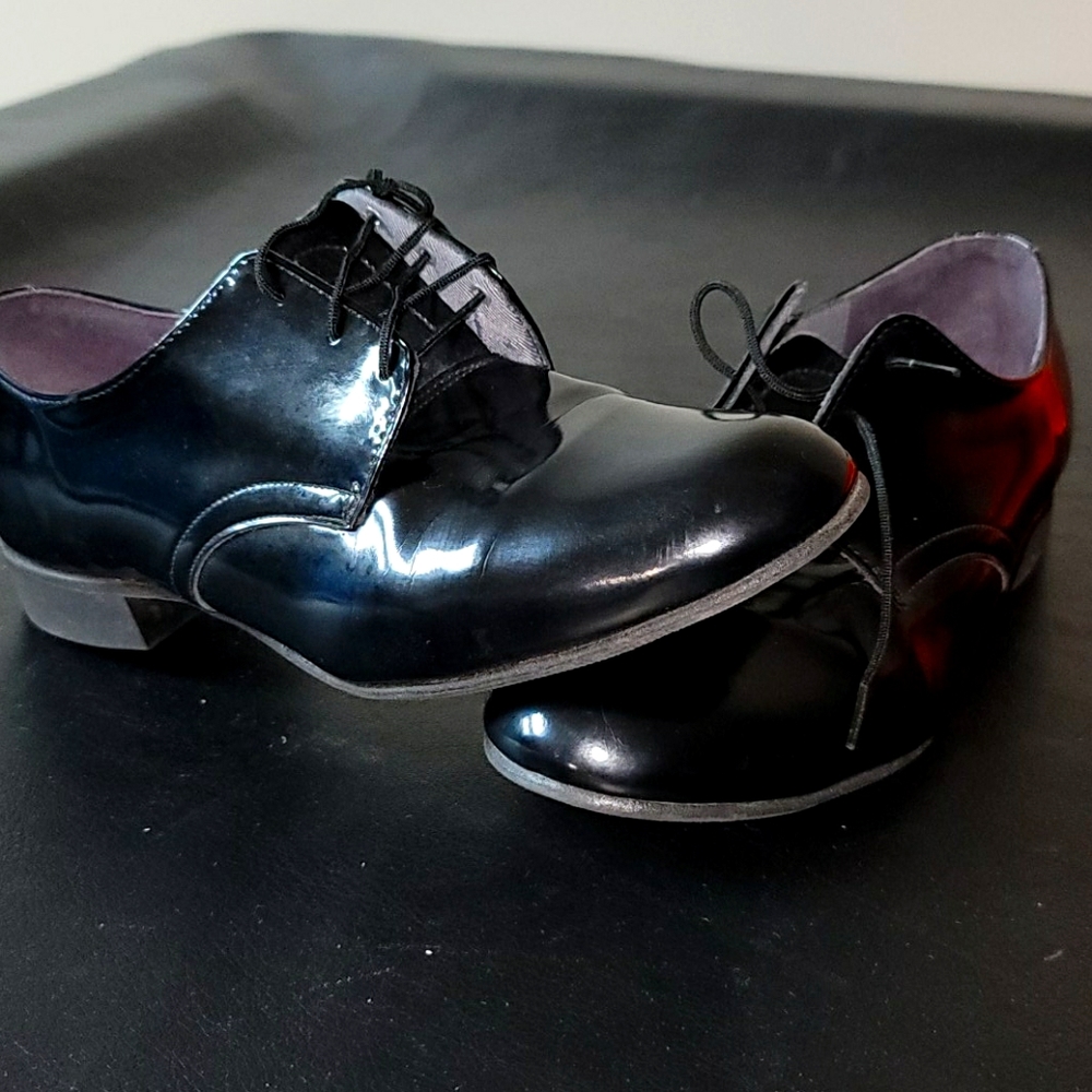 Dress shoes